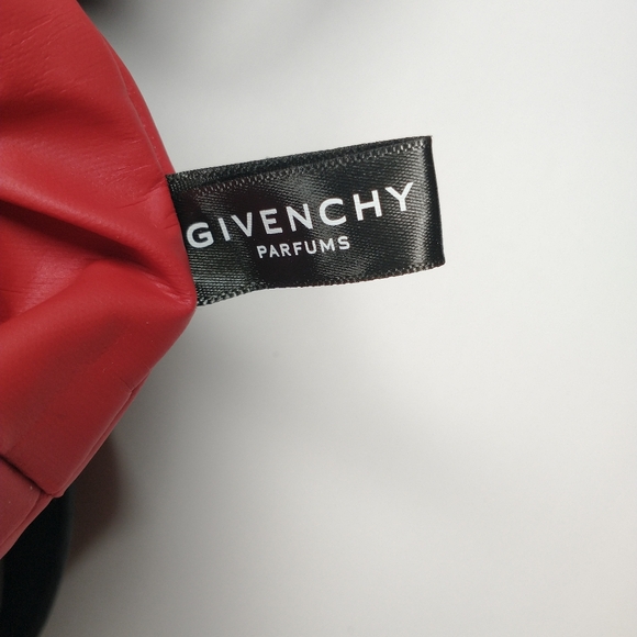 Givenchy - Picture 4 of 5